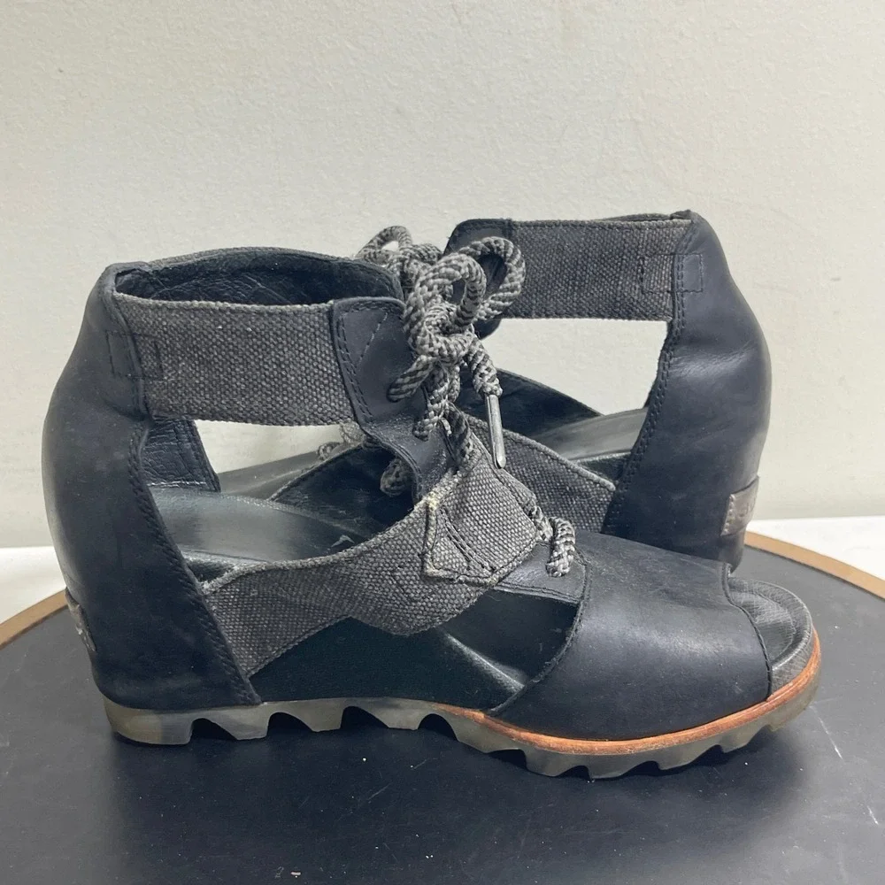 Sorel Joanie Lace Up Wedge Sandals Women Size 8 Peep Toe Black Charcoal Gorpcore
